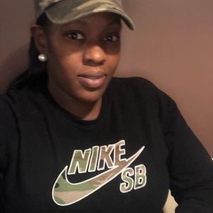 Meet your Posher, Felicia